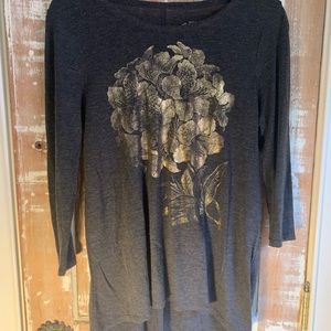 Gray lucky brand graphic tee with gold flower design